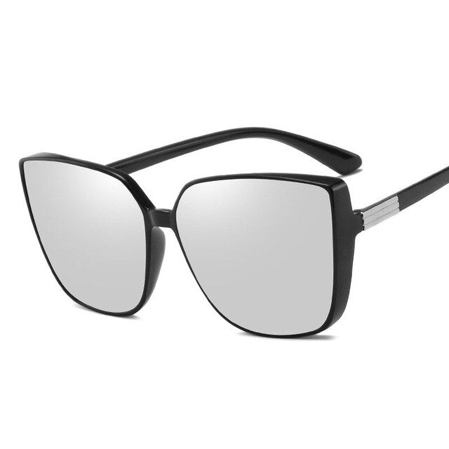 Sophisticated Garment with a Clean Classic Look