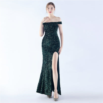 Beautifully Finished Dress in a Timeless Design