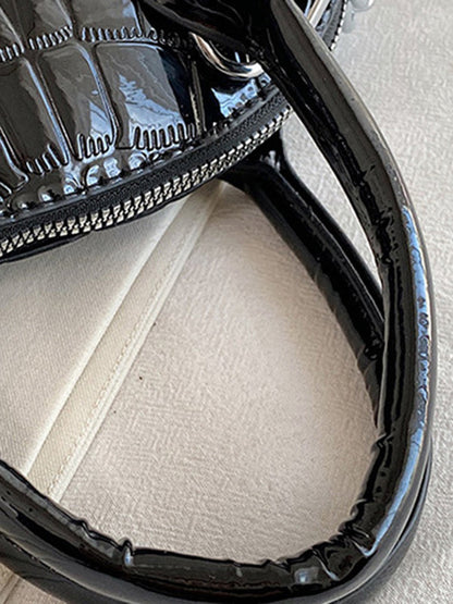 Beautifully Crafted Bag in a Classic Style