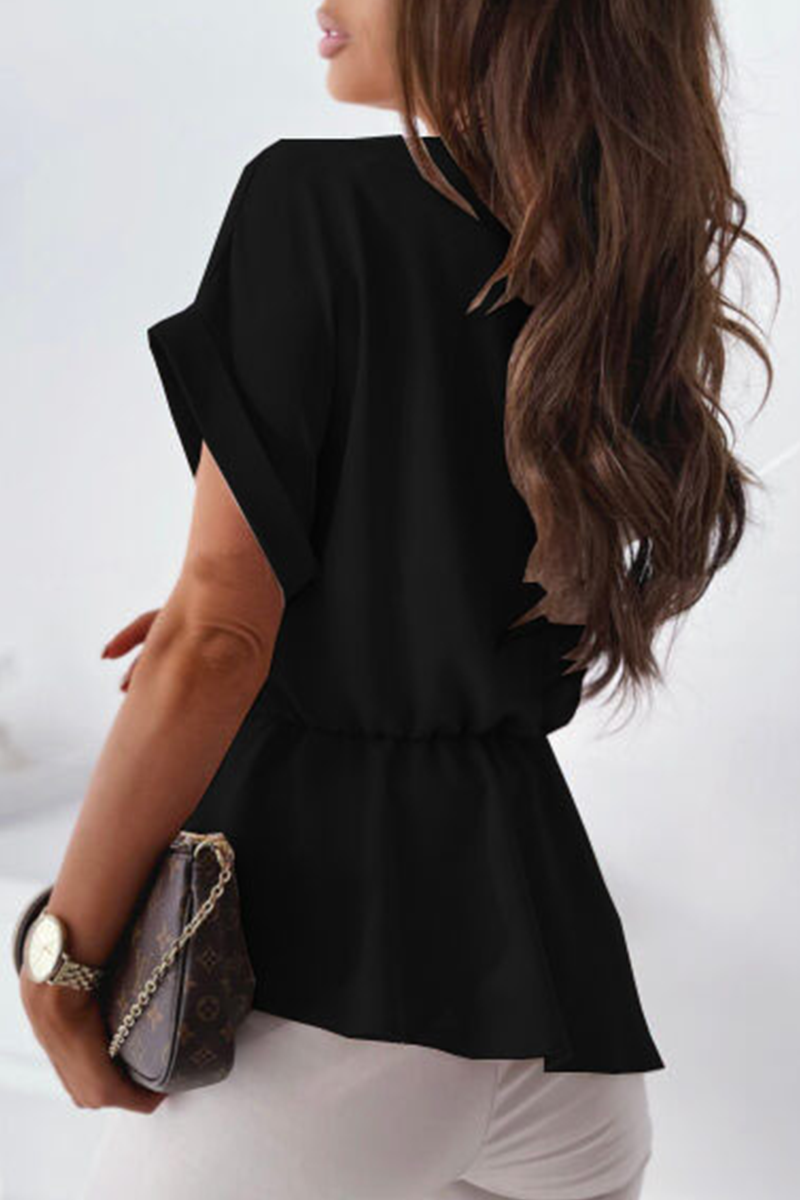 Sophisticated Blouse with a Clean Classic Look