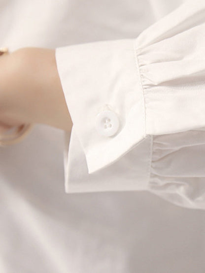 Beautifully Crafted Blouse in a Classic Style