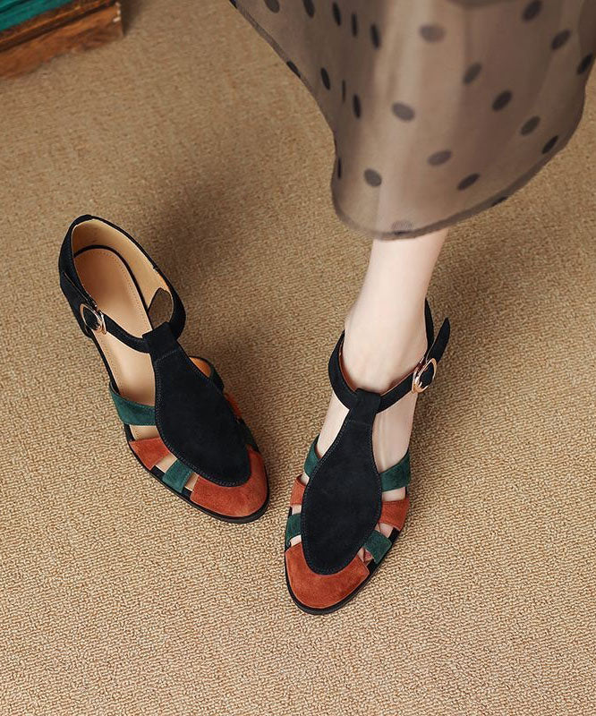 Effortlessly Elegant Sandals with a Timeless Design