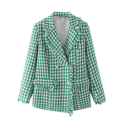 Effortlessly Elegant Garment with a Timeless Design
