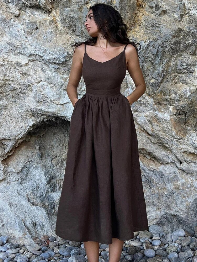 Well Tailored Dress with a Graceful Silhouette