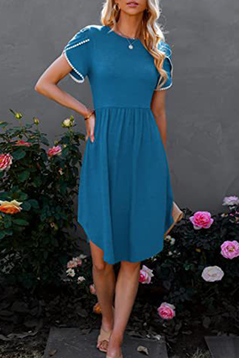 Classic Vintage Dress with a Flattering Fit