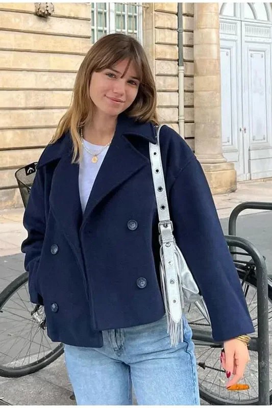 Gracefully Styled Jacket for Any Occasion