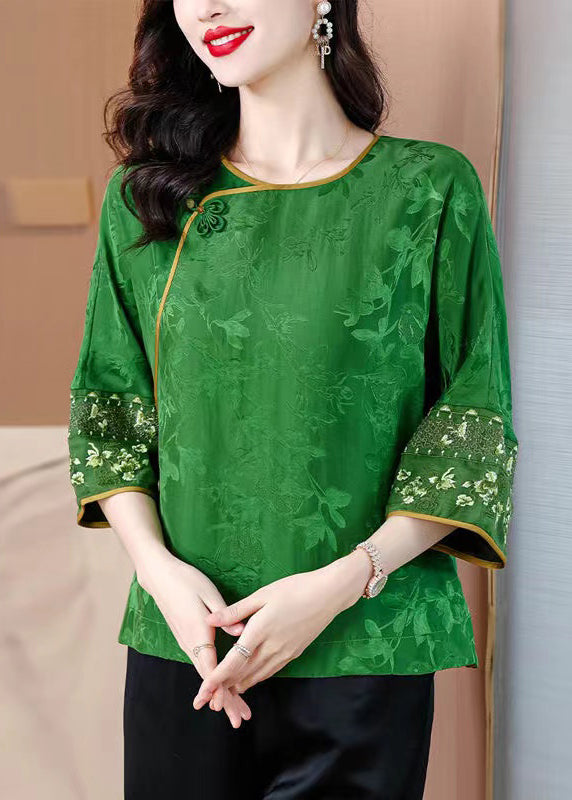 Well Tailored Shirt with a Graceful Silhouette