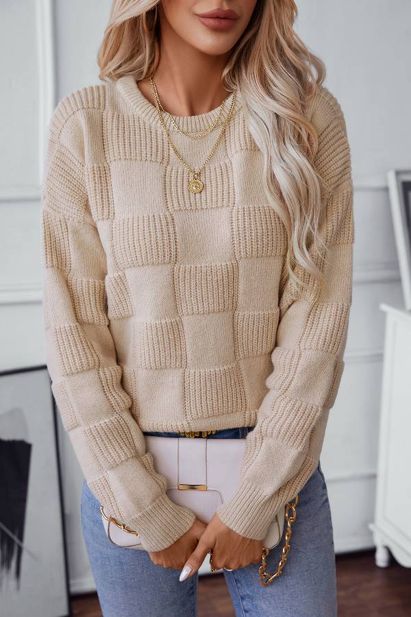 Effortlessly Elegant Sweater with a Timeless Design