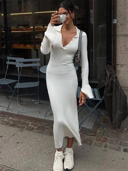 Well Tailored Dress with a Graceful Silhouette