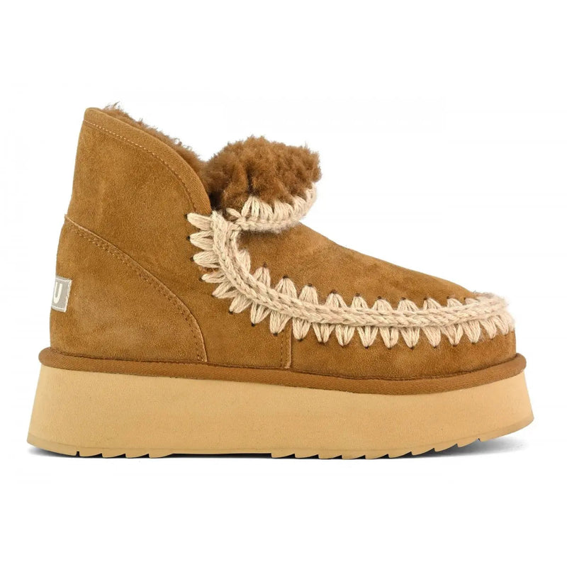 Polished Boots with an Effortless Classic Look
