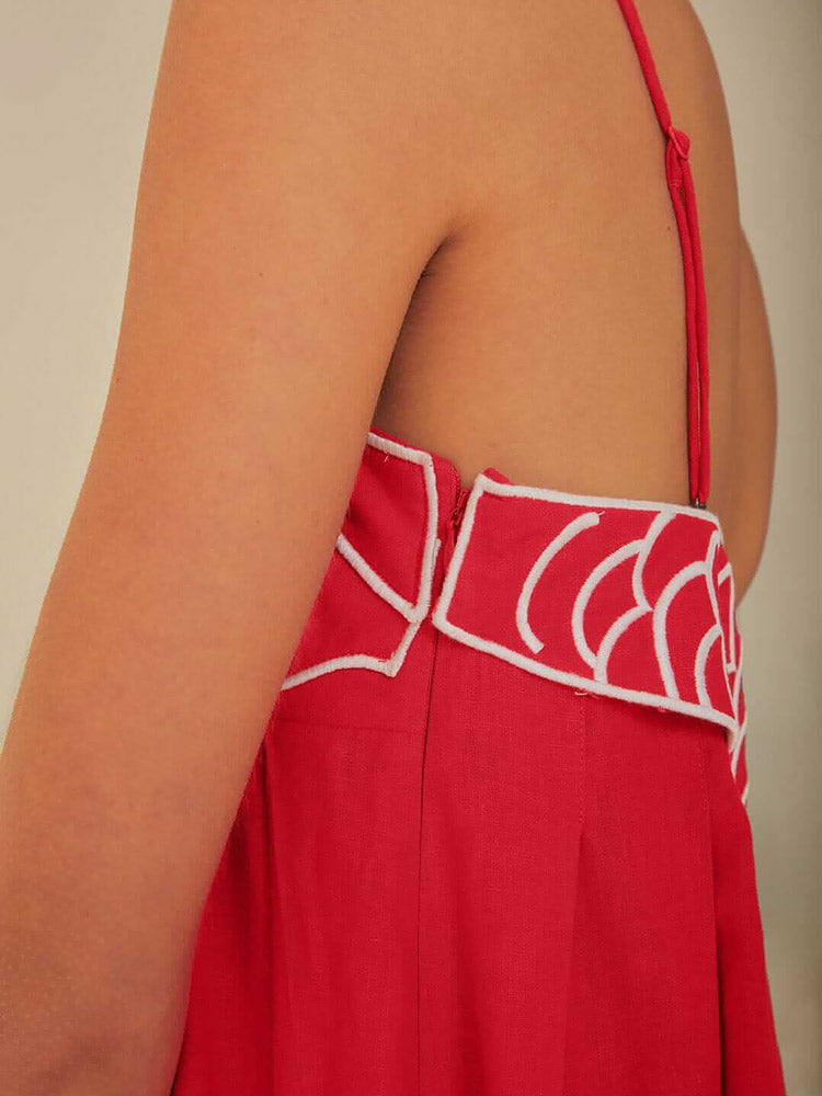 Beautifully Crafted Dress in a Classic Style
