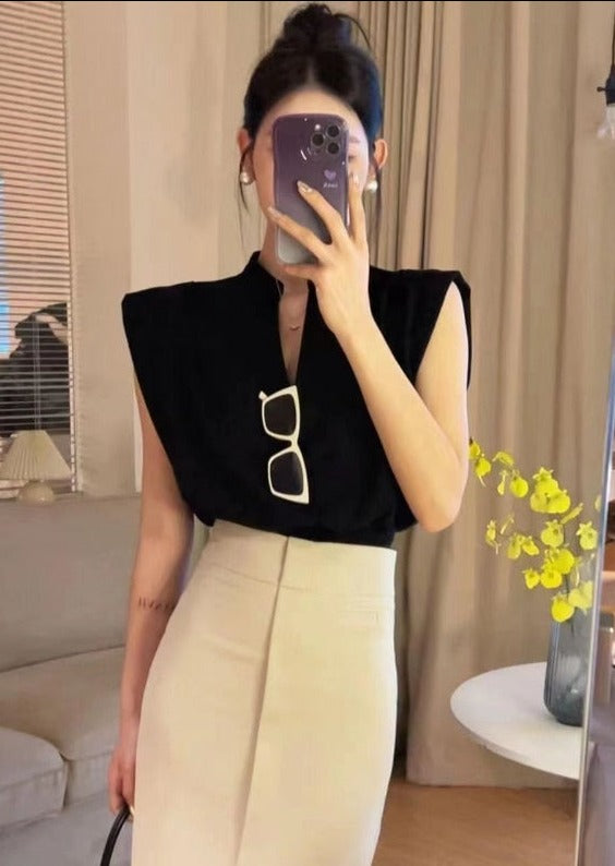 Classic Vintage & Enduringly Stylish Blouse