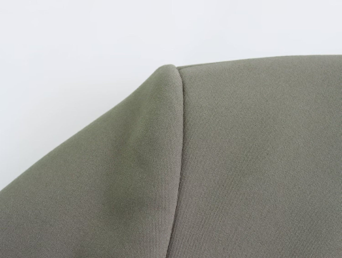 Elegantly Styled Pants for Everyday Wear