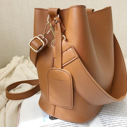 Polished Bag with an Effortless Classic Look