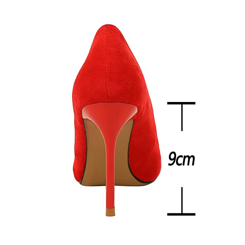 Classic Vintage Heels with a Flattering Fit