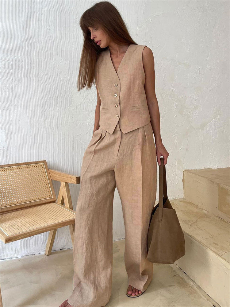 Well Tailored Trousers with a Graceful Silhouette
