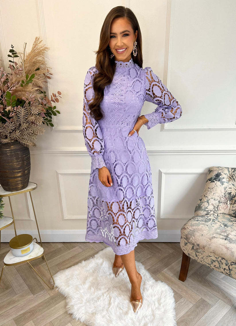 Beautifully Finished Dress in a Timeless Design