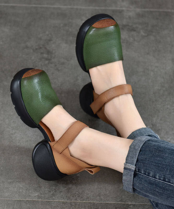 Well Tailored Sandals with a Graceful Silhouette