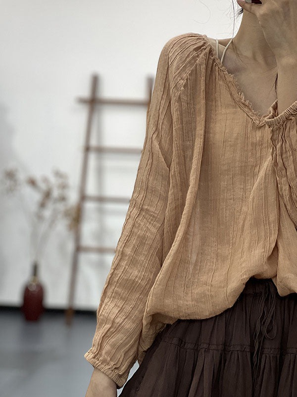 Well Tailored Blouse with a Graceful Silhouette