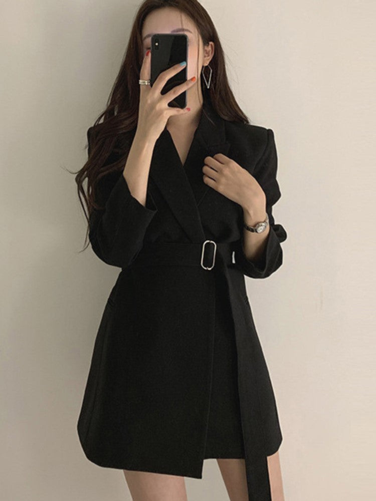 Effortlessly Elegant Jacket with a Timeless Design