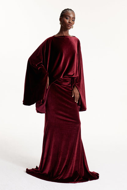 Well Tailored Garment with a Graceful Silhouette