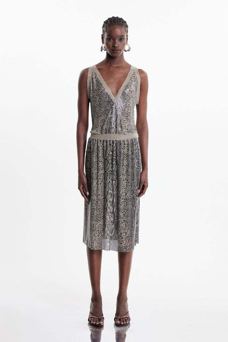 Effortlessly Elegant Dress with a Timeless Design