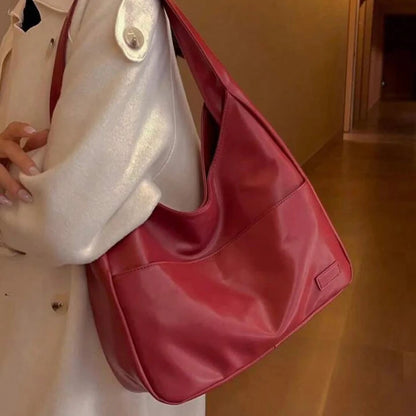 Beautifully Finished Bag in a Timeless Design