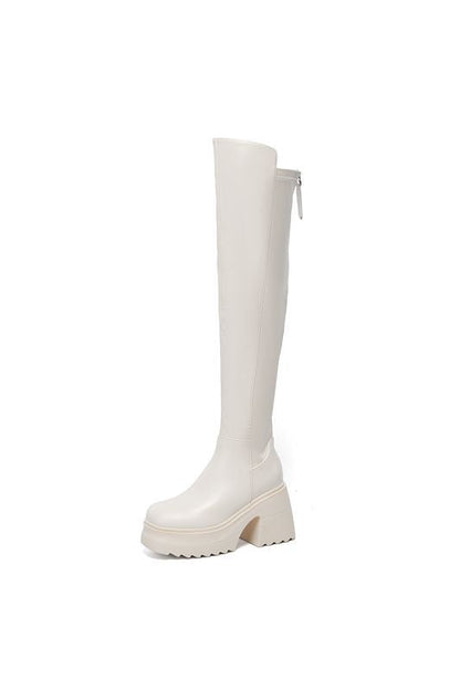 Effortlessly Elegant Boots with a Timeless Design