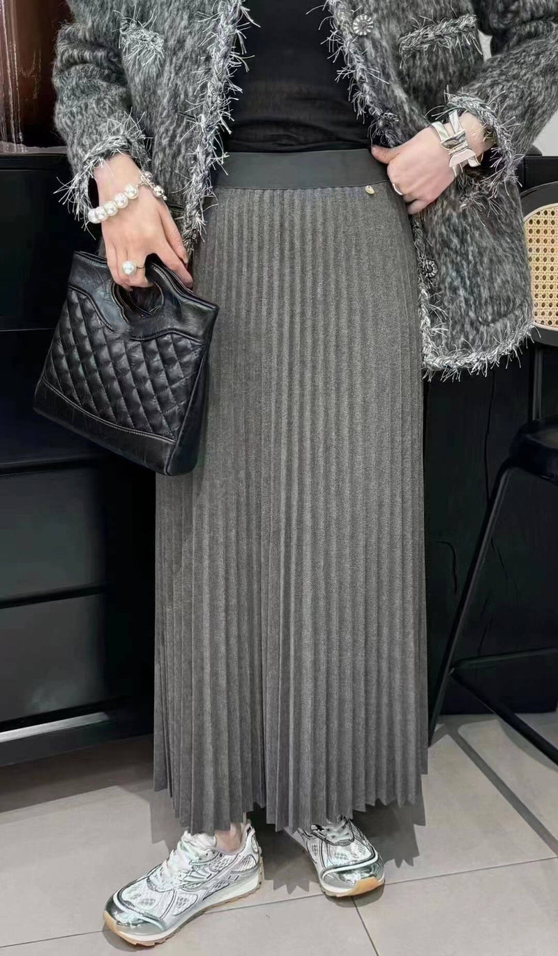 Beautifully Finished Garment in a Timeless Design