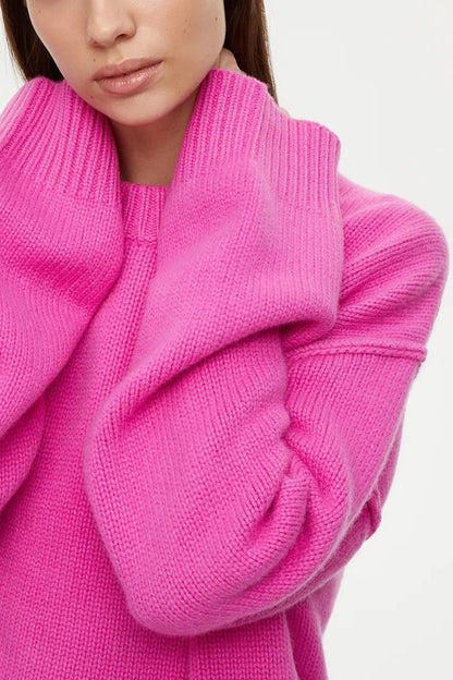 Well Tailored Sweater with a Graceful Silhouette