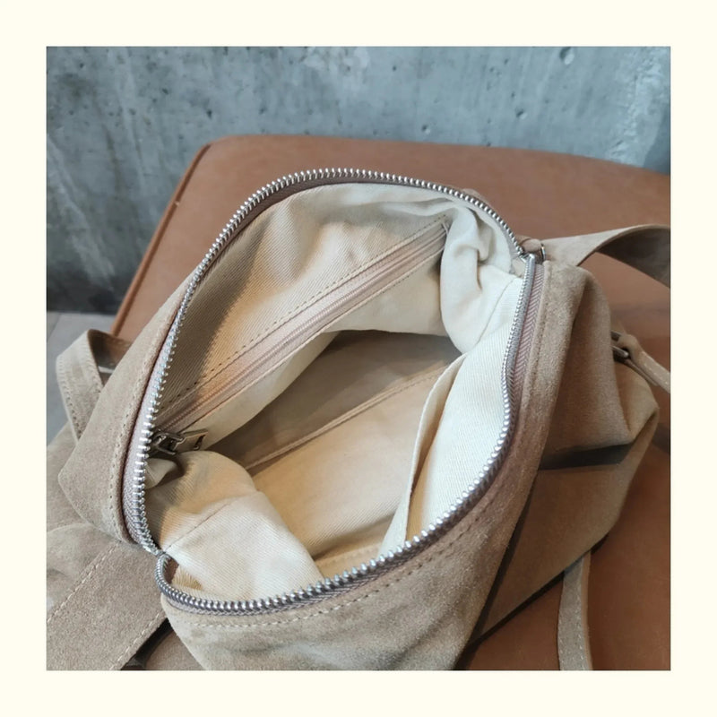 Effortlessly Elegant Bag with a Timeless Design