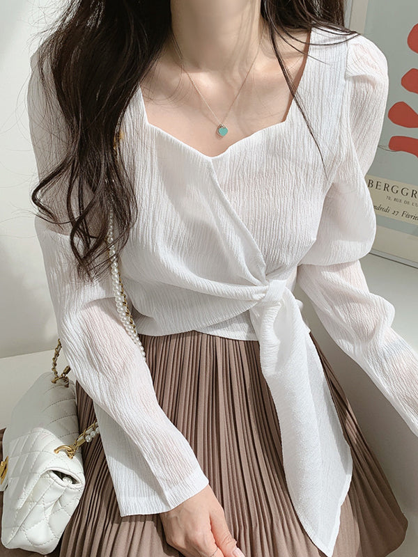 Beautifully Crafted Blouse in a Classic Style