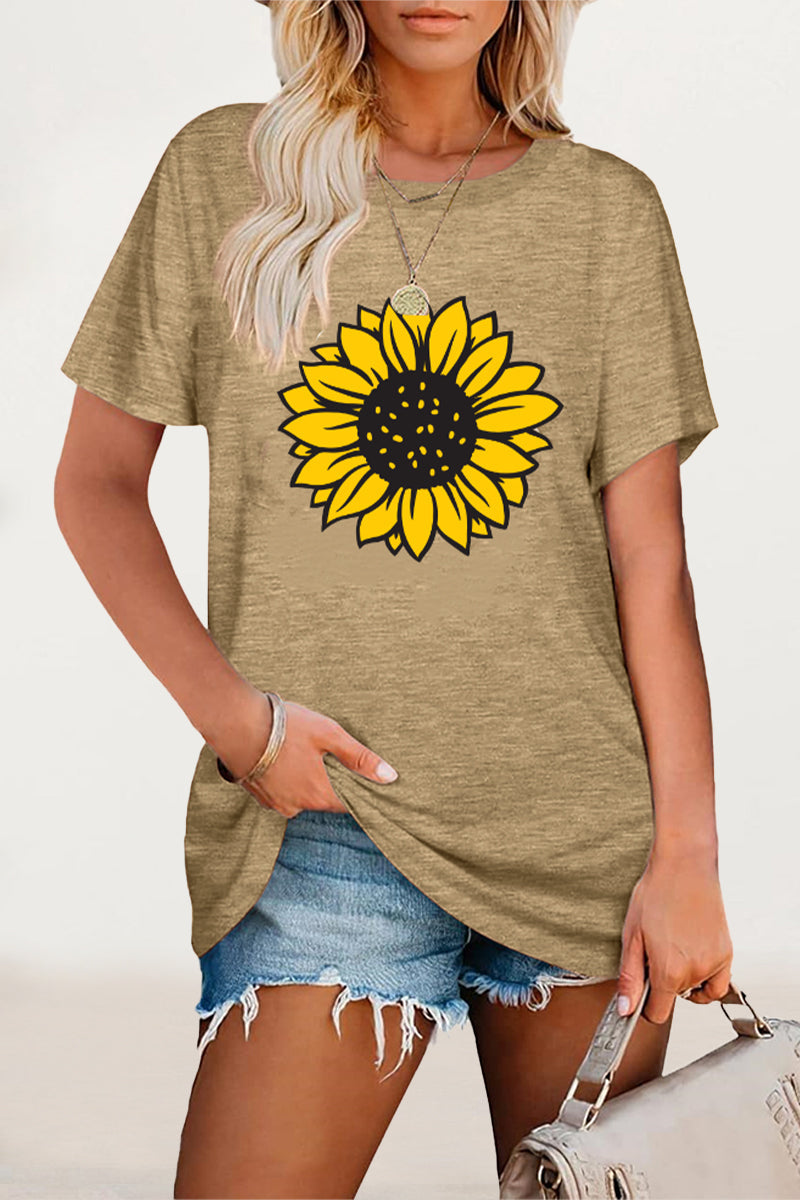 Effortlessly Elegant T-Shirt with a Timeless Design