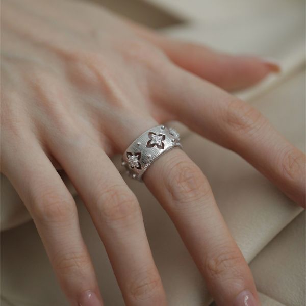 Classic Vintage & Enduringly Stylish Garment