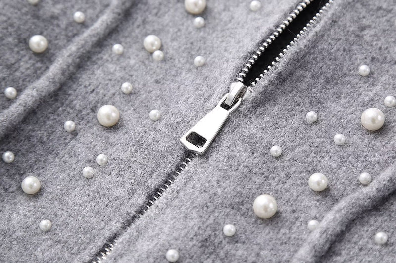 Well Tailored Sweater with a Graceful Silhouette