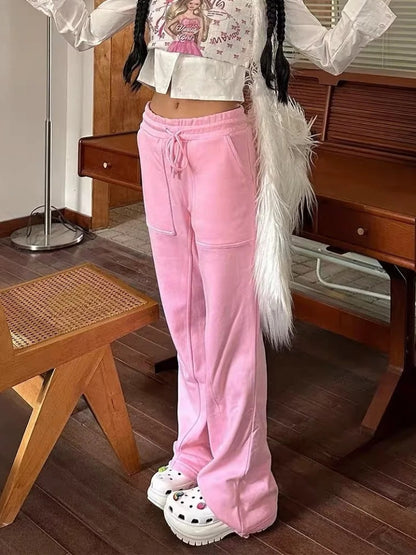 Effortlessly Elegant Pants with a Timeless Design