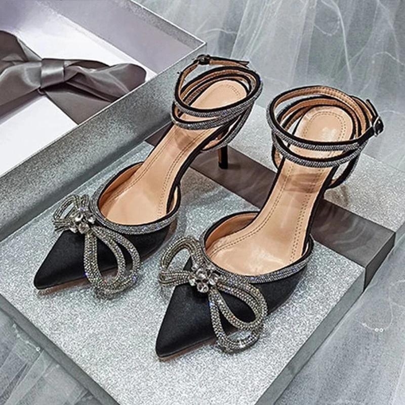 Classic Vintage Heels with a Flattering Fit