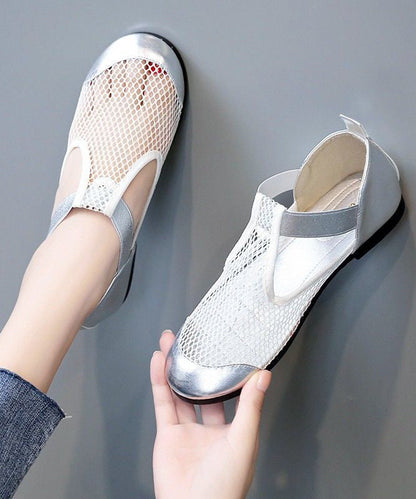 Well Tailored Sandals with a Graceful Silhouette
