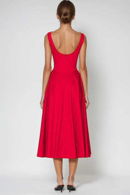 Gracefully Styled Dress for Any Occasion