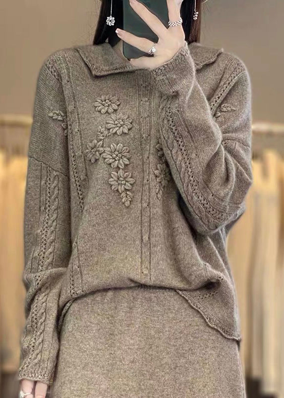 Classic Vintage Sweater with a Flattering Fit