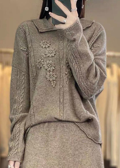 Classic Vintage Sweater with a Flattering Fit