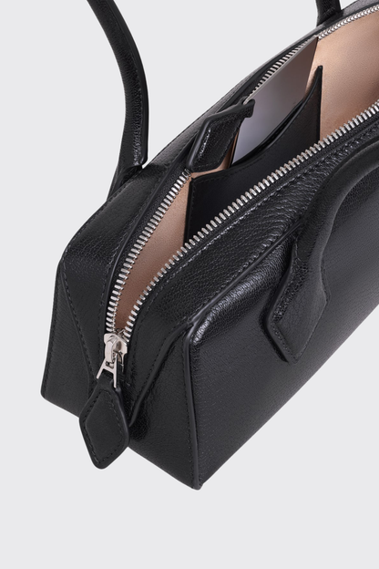 Beautifully Crafted Bag in a Classic Style