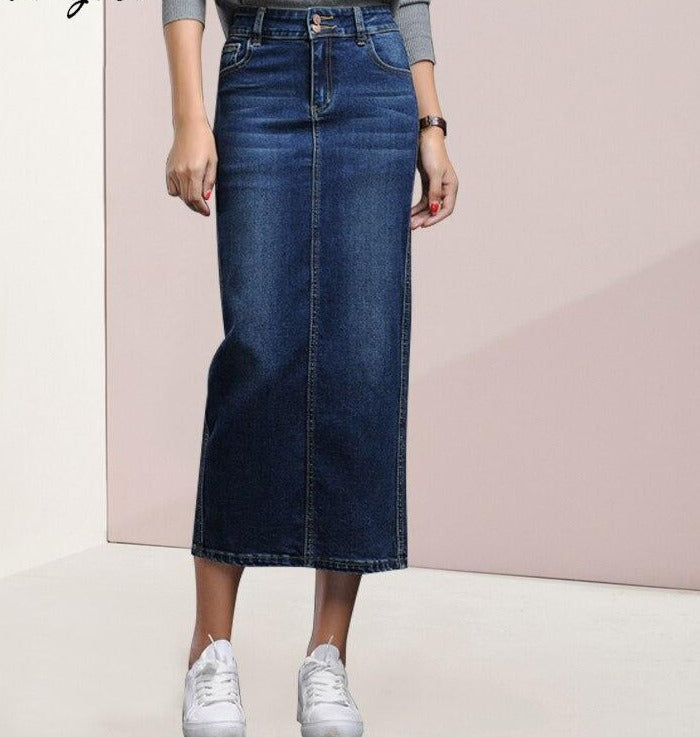 Well Tailored Garment with a Graceful Silhouette