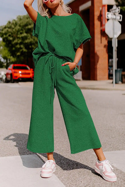 Effortlessly Elegant Pants with a Timeless Design