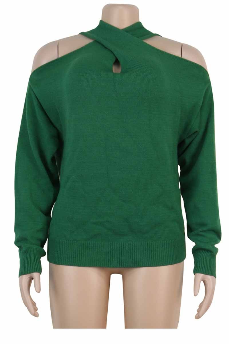 Well Tailored Sweater with a Graceful Silhouette