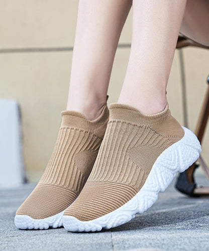 Well Tailored Shoes with a Graceful Silhouette