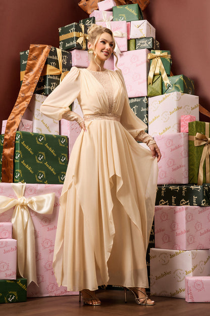 Gracefully Styled Dress for Any Occasion