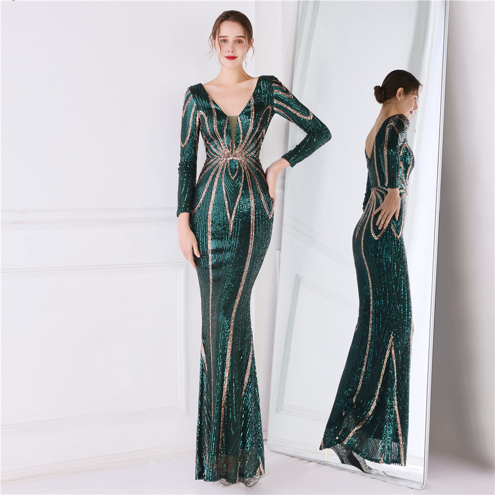 Beautifully Finished Dress in a Timeless Design