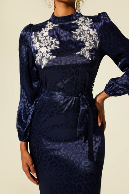 Sophisticated Dress with a Clean Classic Look