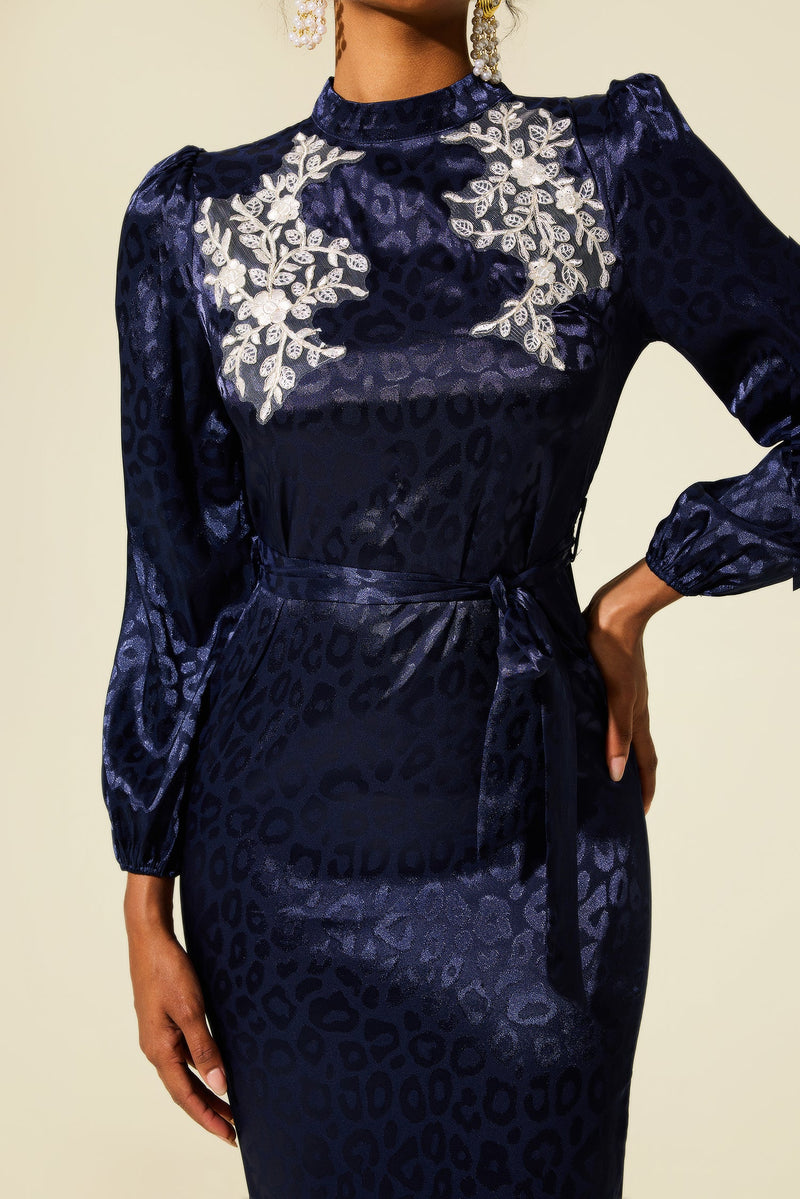 Sophisticated Dress with a Clean Classic Look